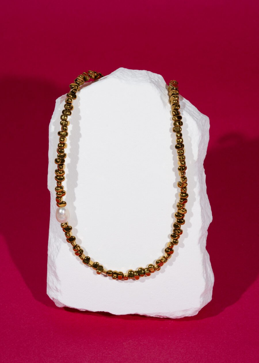 İnci Detaylı Hematit Doğal Taş Kolye İnci Detaylı Hematit Doğal Taş Kolye