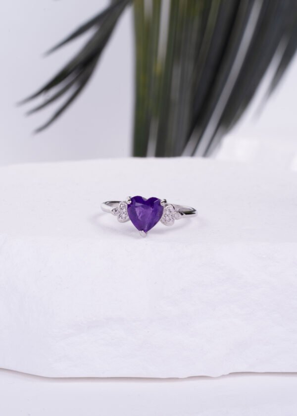 Kalp Detaylı Ayarlanabilir Ametist Doğal Taş Yüzük